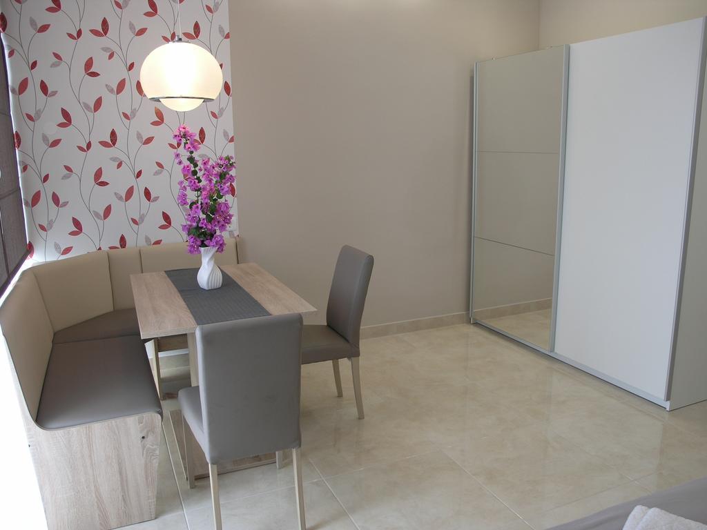 Apartments Dobrila Podgora Luaran gambar