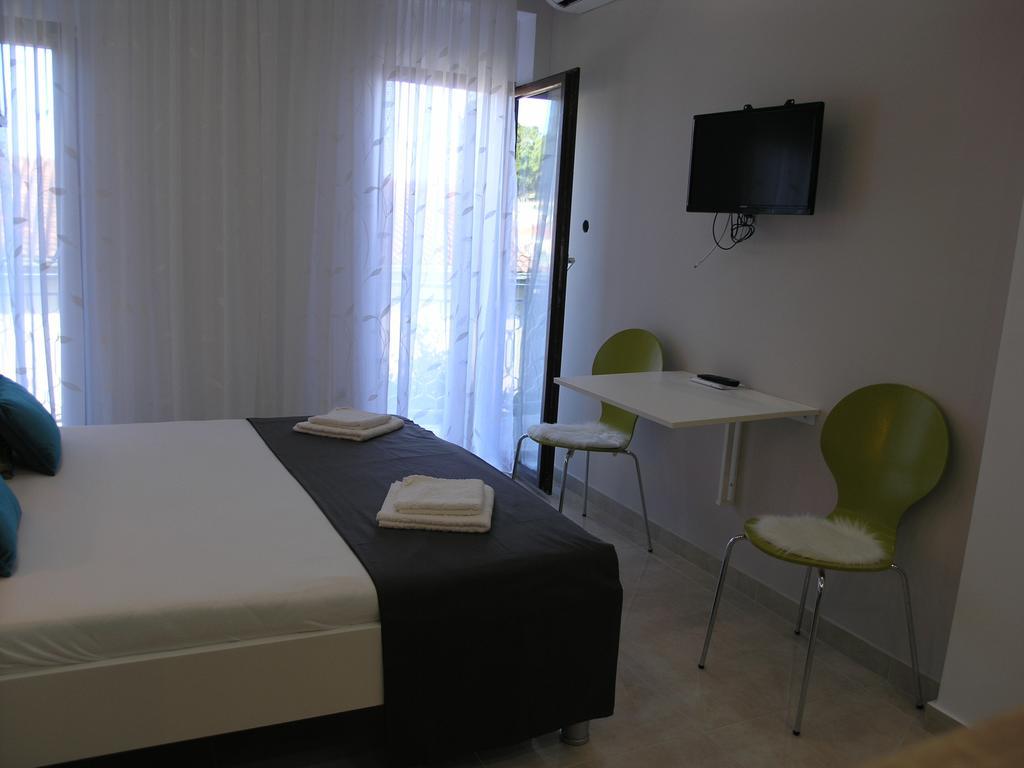 Apartments Dobrila Podgora Luaran gambar